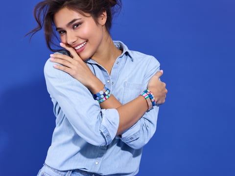 Photographe bijoux portés en studio